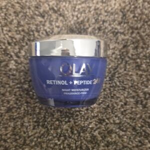 OLAY Retinol + Peptide 24 Night Moisturizer - Deep Blue and Silver